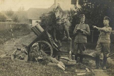 MARKO LIČINA V ISKANJU »JUGOSLOVANSKE UNIFORME«